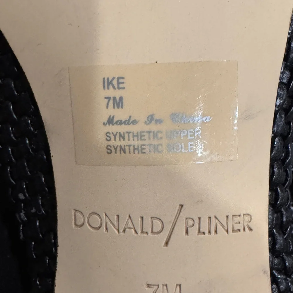 Donald J. Pliner Black slingback with Woven Texture kitten heel size 7